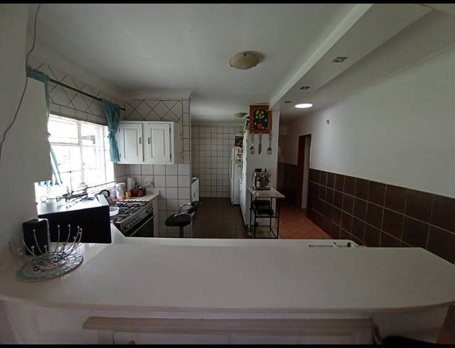 6 BEDROOM HOUSE FOR SALE IN TILEBA